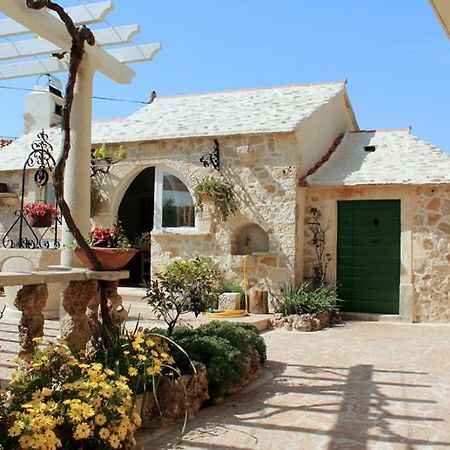 Apartments Nejasmic - Little House For Peaceful And Domestic Vacation Bol Buitenkant foto