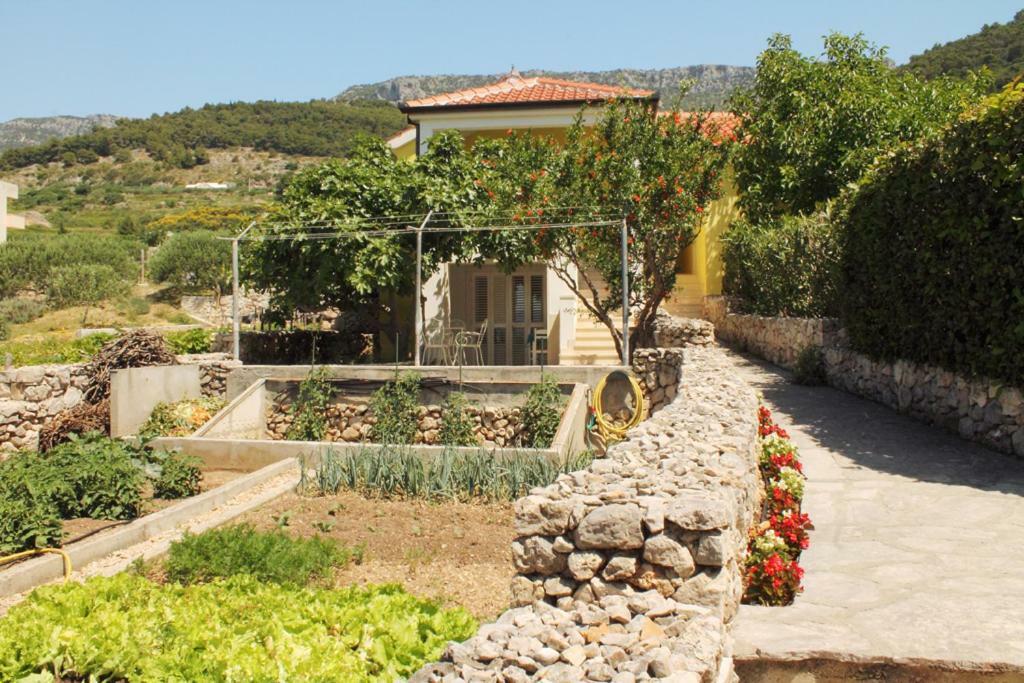 Apartments Nejasmic - Little House For Peaceful And Domestic Vacation Bol Buitenkant foto