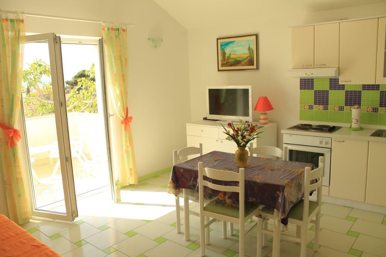 Apartments Nejasmic - Little House For Peaceful And Domestic Vacation Bol Buitenkant foto
